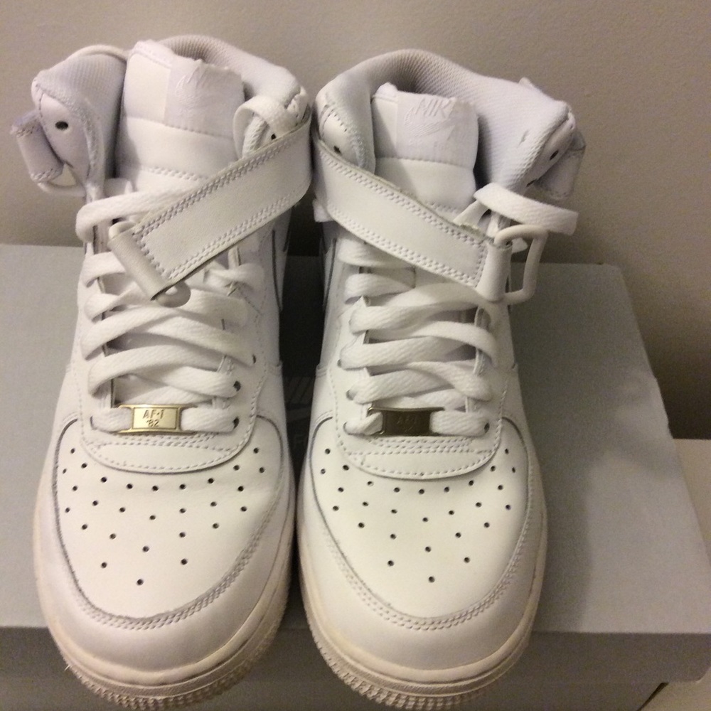 Nike Air Force 1 Hightop with strap